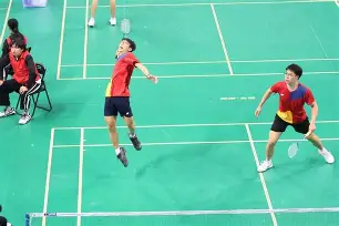 丹麦羽毛球队力克英格兰羽毛球队，斯里坎特高光表现