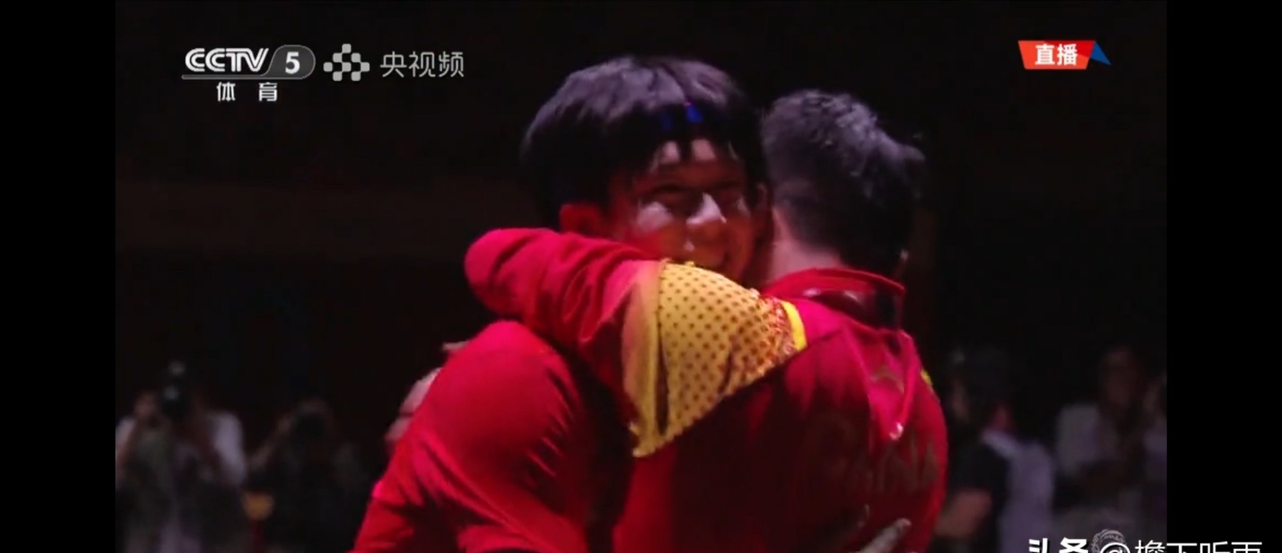 瑞典乒乓球队险胜日本乒乓球队，王皓完成帽子戏法