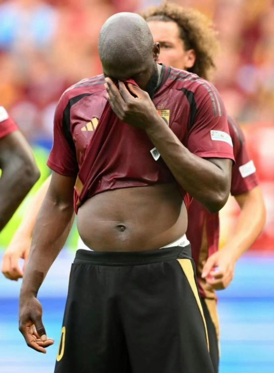 比利时轻取乌拉圭,孔蒂爆发神勇 比利时轻取乌拉圭,孔蒂爆发神勇