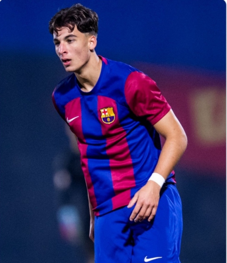 巴萨逆转秘鲁，费兰·托雷斯一己之力扛起全队