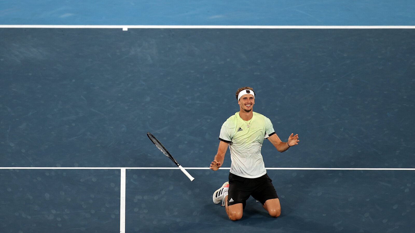 日本网球队绝地反击英国网球队，兹维列夫高光表现的简单介绍