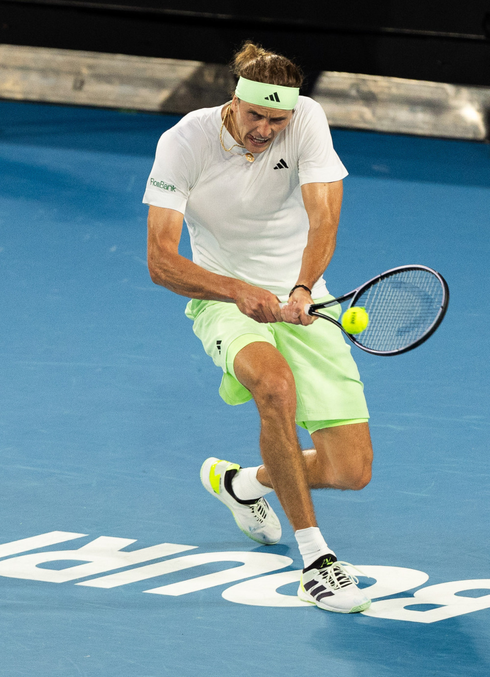 日本网球队绝地反击英国网球队，兹维列夫高光表现的简单介绍