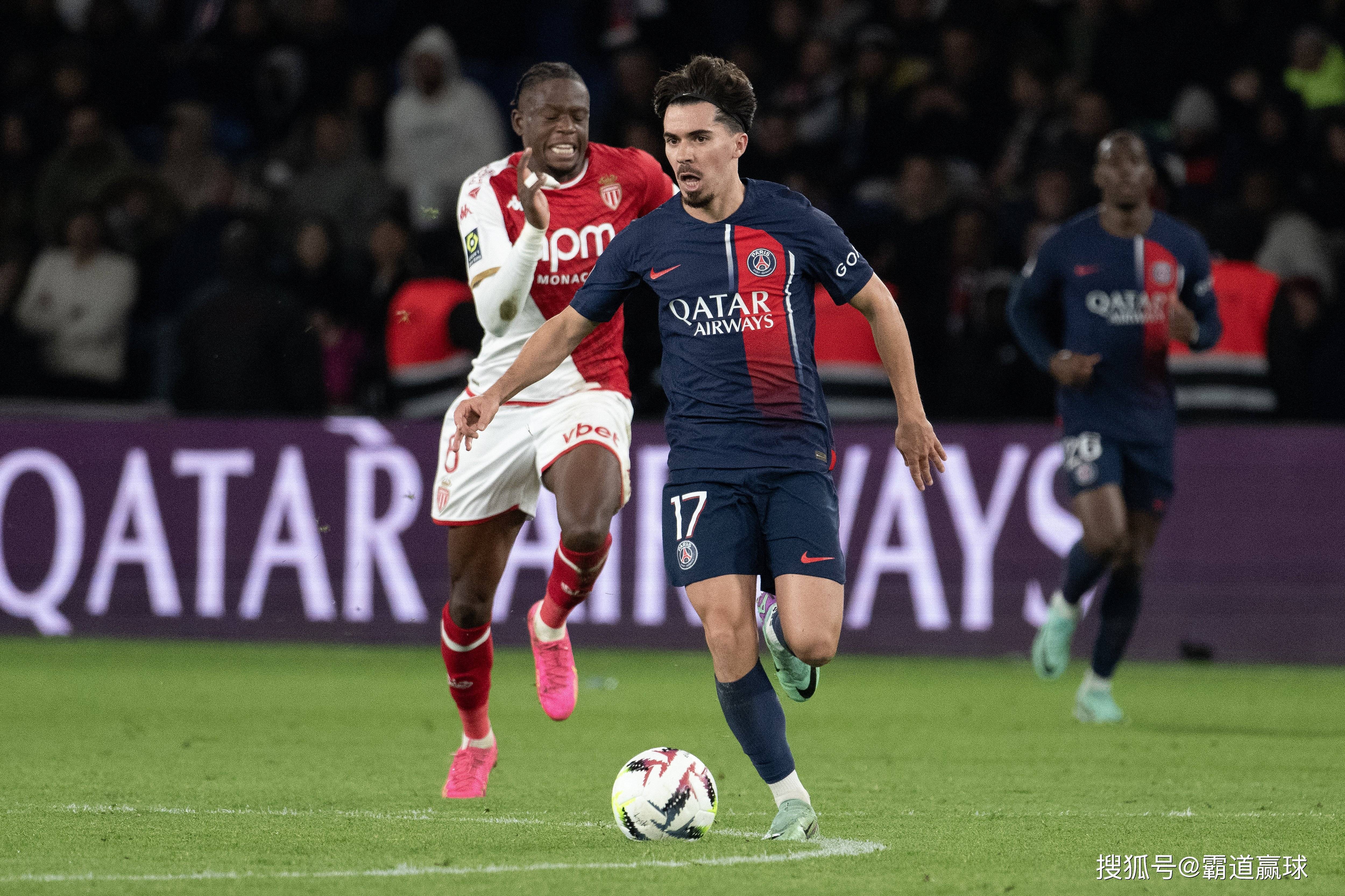 包含阿森纳惊险击败汉堡，比赛精彩纷呈的词条