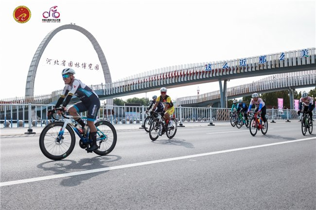 赫塔菲PK埃瓦尔，激烈比拼展开的简单介绍