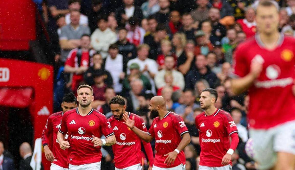 包含客场作战，阿森纳逆转惊险战胜曼联的词条