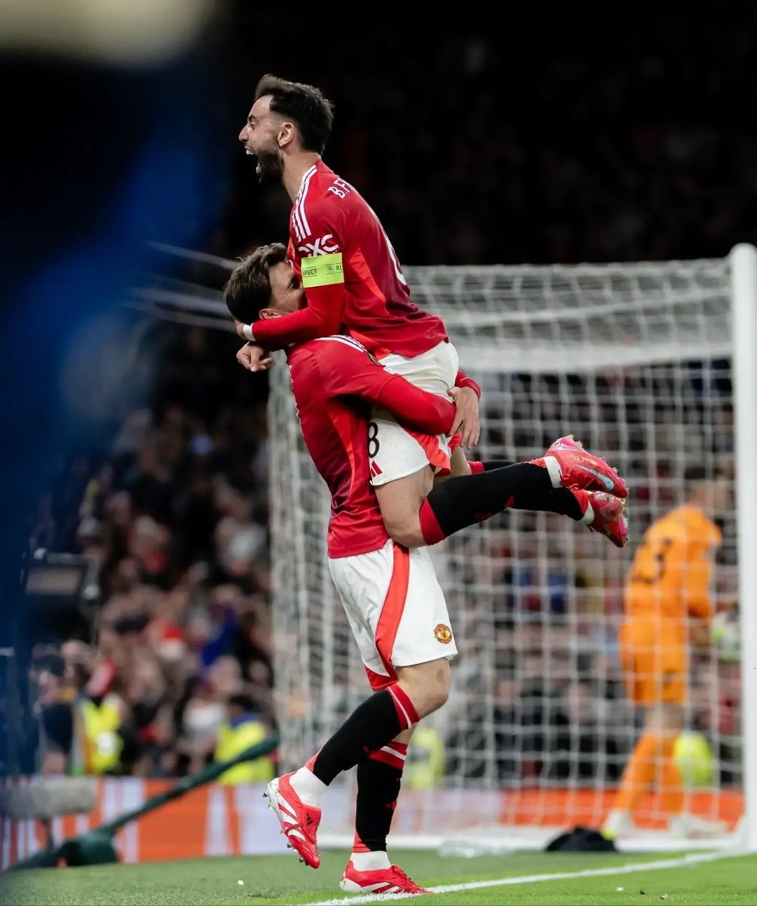 包含曼联苦战终落败，止步欧冠半决赛的词条