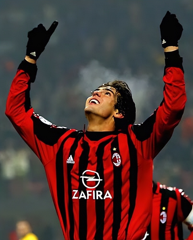 包含AC米兰主场作战，力争保持不败记录的词条