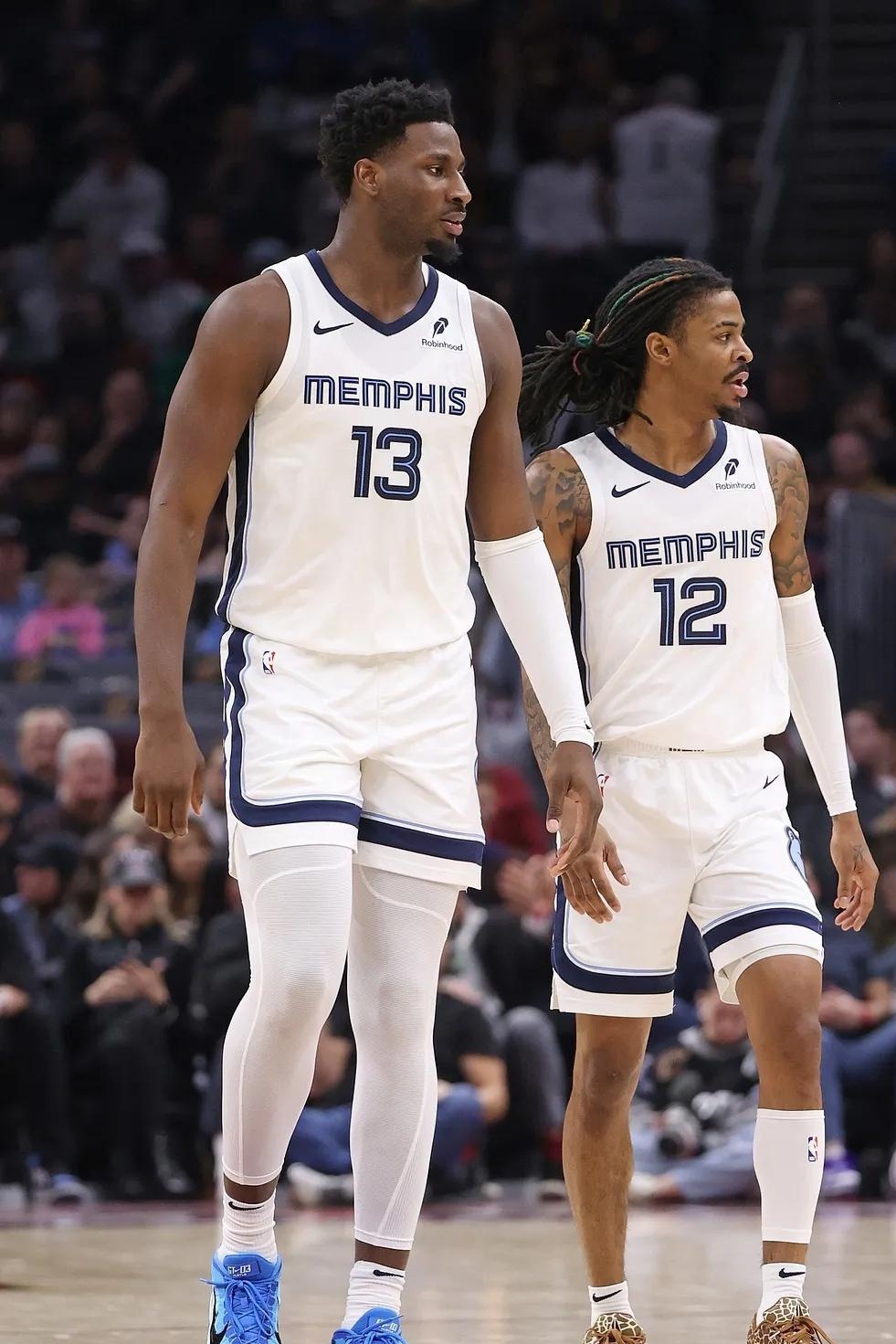 开云体育官网-雄鹿vs灰熊：米尔顿逆天上篮，雄鹿大胜灰熊