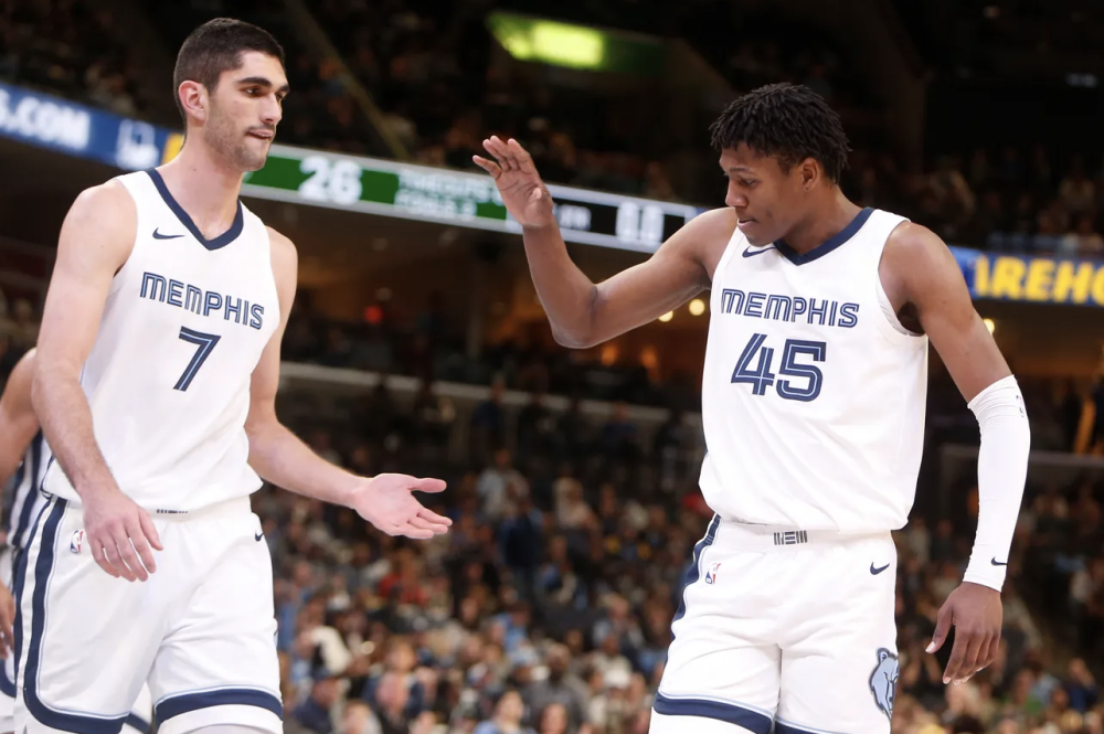 雄鹿vs灰熊:米尔顿逆天上篮,雄鹿大胜灰熊 雄鹿vs灰熊:米尔顿逆天上篮,雄鹿大胜灰熊