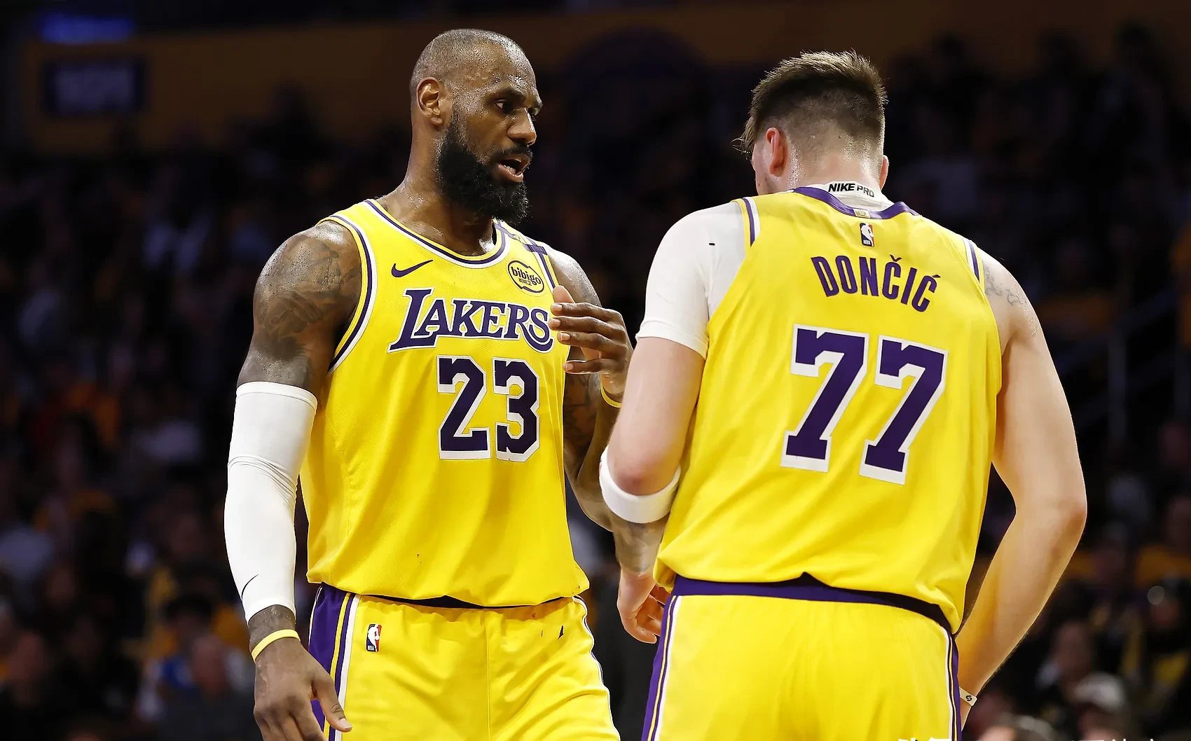 关于湖人逆转力克掘金，詹姆斯决胜时刻发威的信息