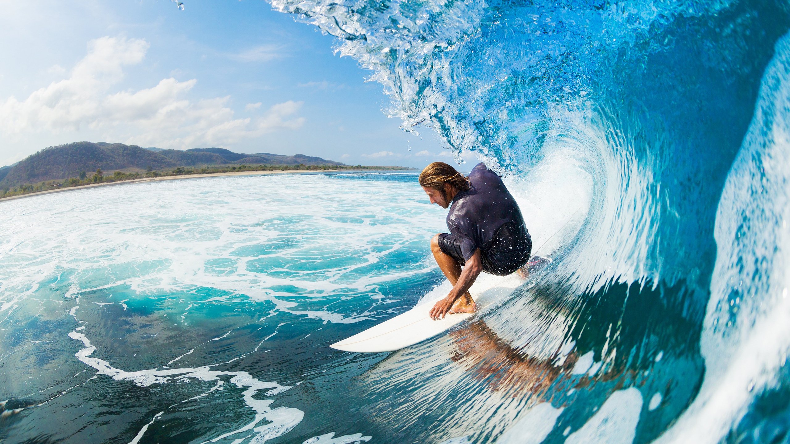 赛道与球场，当F1引擎轰鸣遇见东契奇绝杀
