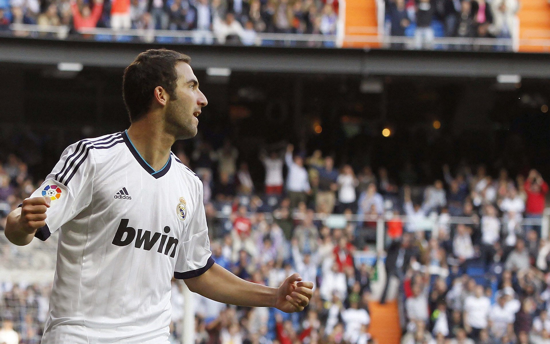 当波兰铁骑碾过北欧海盗，法比尼奥的中场统治学